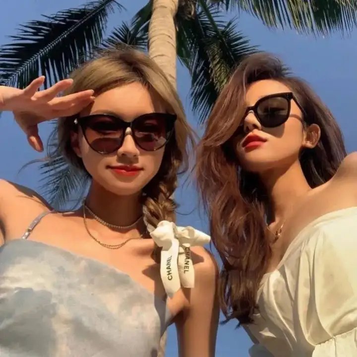 圣诞女孩 封面